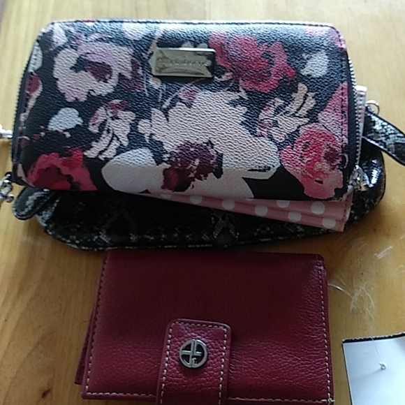 Purses - Picture 3 of 4